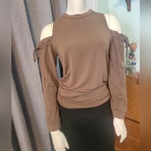 Lea & Viola Lounge Cold shoulder With Ties Long SBrown Cold Shoulder Women's Top